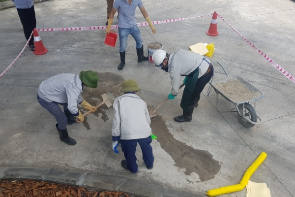 Diễn tập ứng phó sự cố tràn đổ hoá chất tại nhà máy XLNT KCN Khai Quang